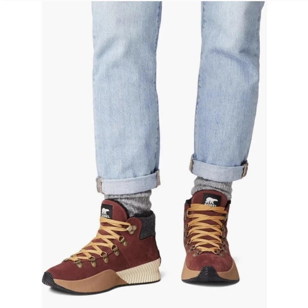 Sorel Out n About Suede Boots Size 8.5